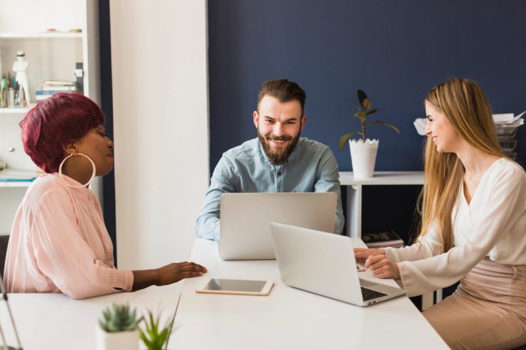 Seria HP EliteBook zawiera różne modele, dostosowane do specyficznych potrzeb i preferencji użytkowników