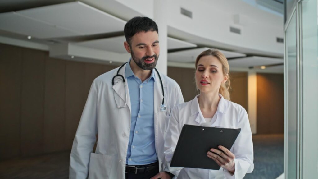 Odpowiednie zabezpieczenie prawne i finansowe jest fundamentem stabilnej praktyki medycznej